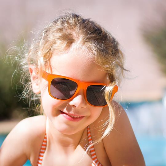 Occhiali che diventano scuri top al sole