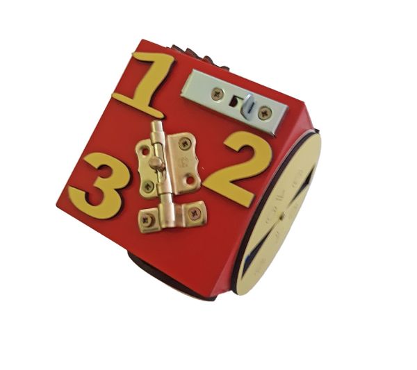 Gioco in legno 3Toys- Cubo rosso in legno con attività montessoriane