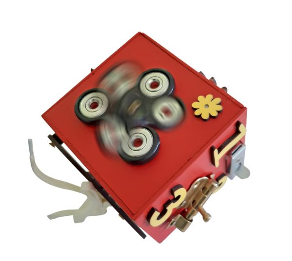 Gioco in legno 3Toys- Cubo rosso in legno con attività montessoriane