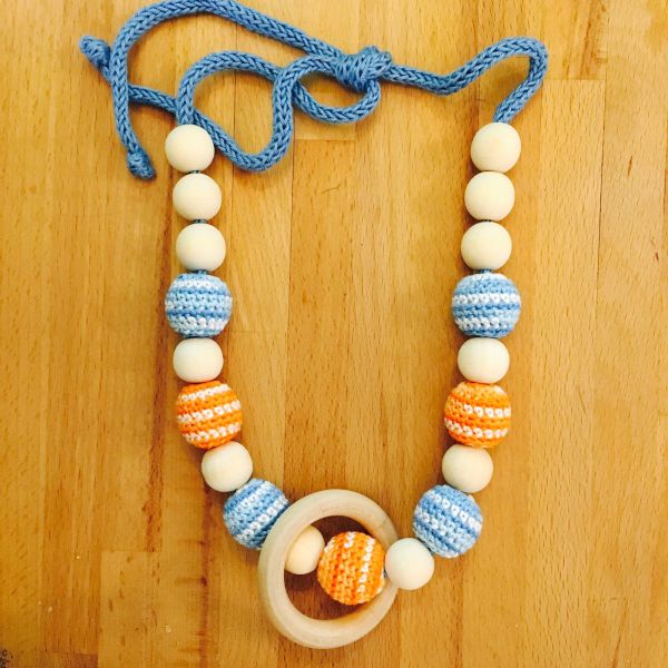 Collane allattamento-Celeste con arancio