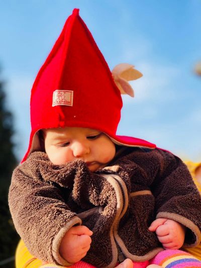 Cappellino per bambini Pickapooh in cotone e lana Marie Rosso con Fiore bianco