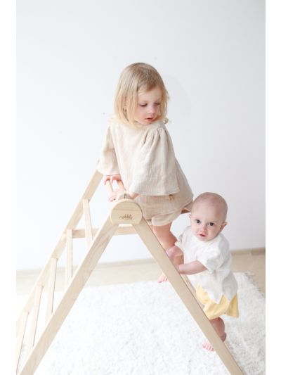 Gioco in legno Mobbli- Triangolo di Pikler richiudibile