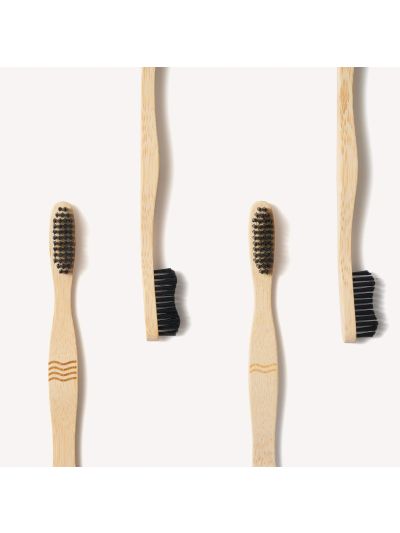 Spazzolino da denti in bambù Wild & Stone per adulti - Setole ondulate dure (confezione da 4 pezzi)