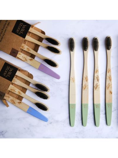 Spazzolino da denti in bambù Wild & Stone per adulti - Setole dure (confezione da 4 pezzi)